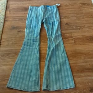 Free People bell bottom stretch jeans size 25S
